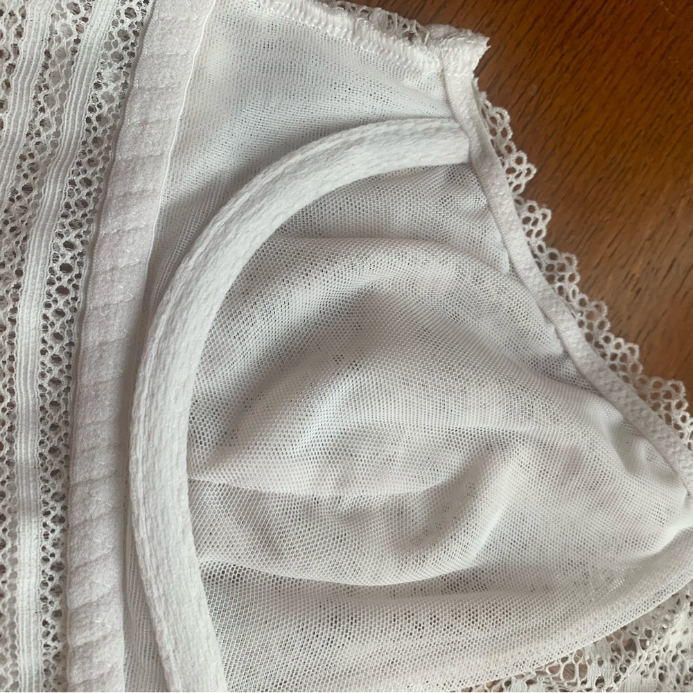 VICTORIA'S SECRET
High-Neck Crochet Lace Bralette - Picture 6 of 12